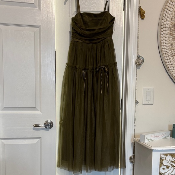Listicle Dresses & Skirts - Elegant Olive Green Women's Dress